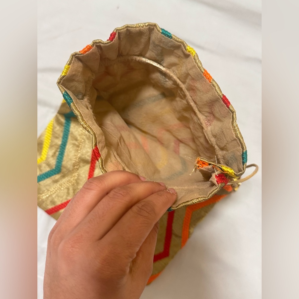 Colorful Golden Drawstring Bag - Picture 3 of 4